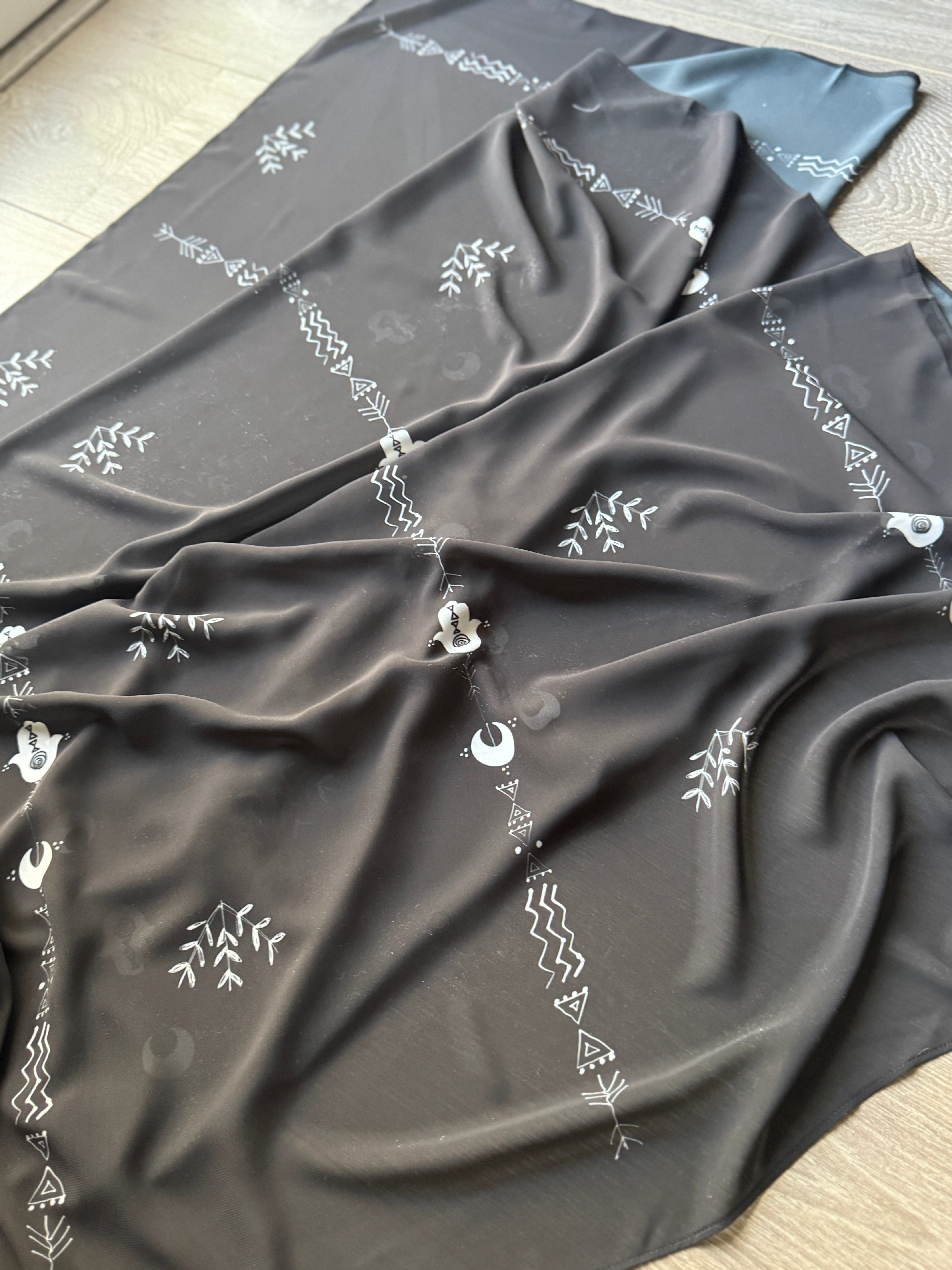Black and white Nubian Patterns scarf