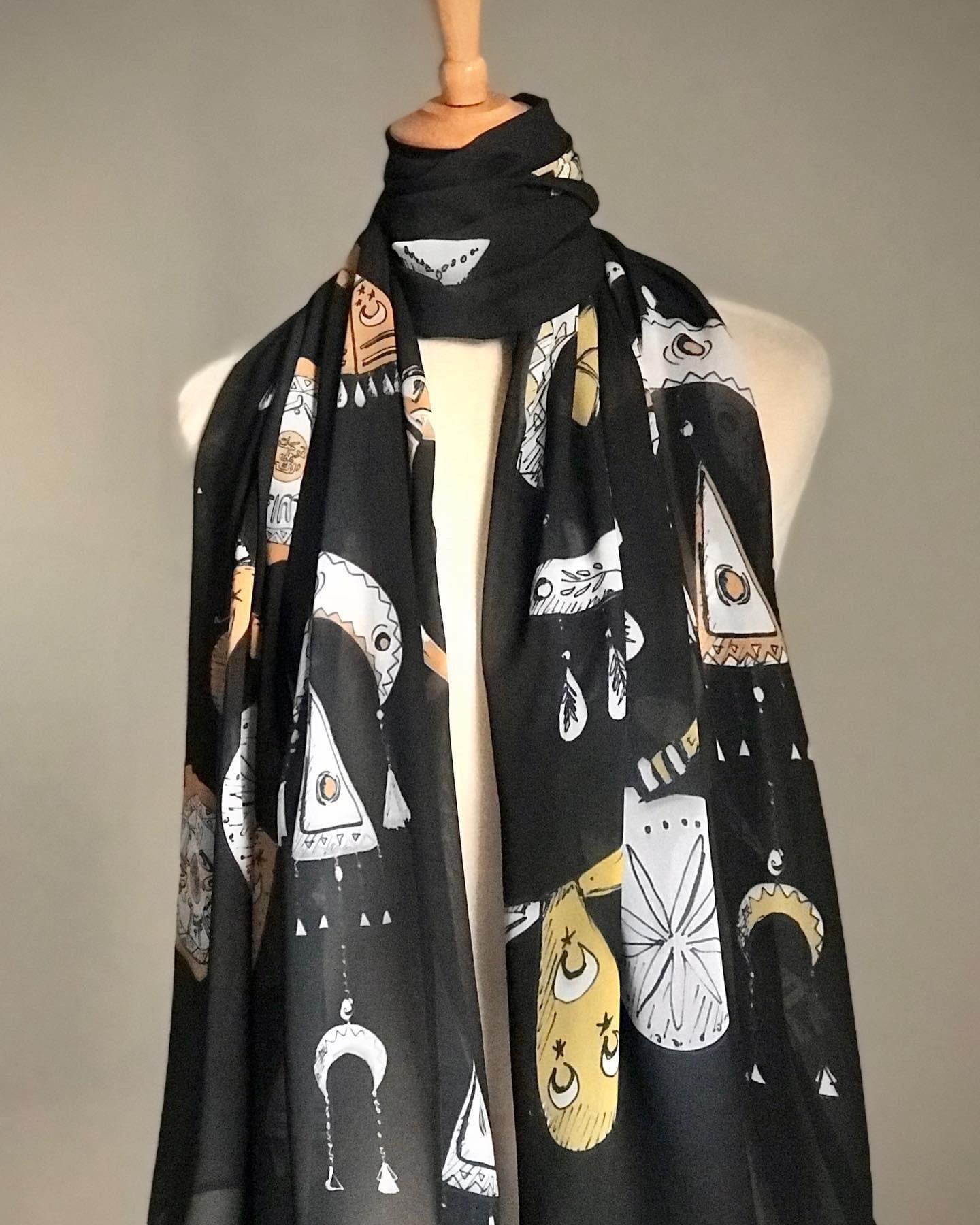 Nubian Jewelery in Black and Gold Scarf