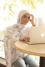 Load image into Gallery viewer, Nubian Jewelery in white Scarf
