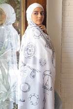 Load image into Gallery viewer, Nubian Jewelery in white Scarf

