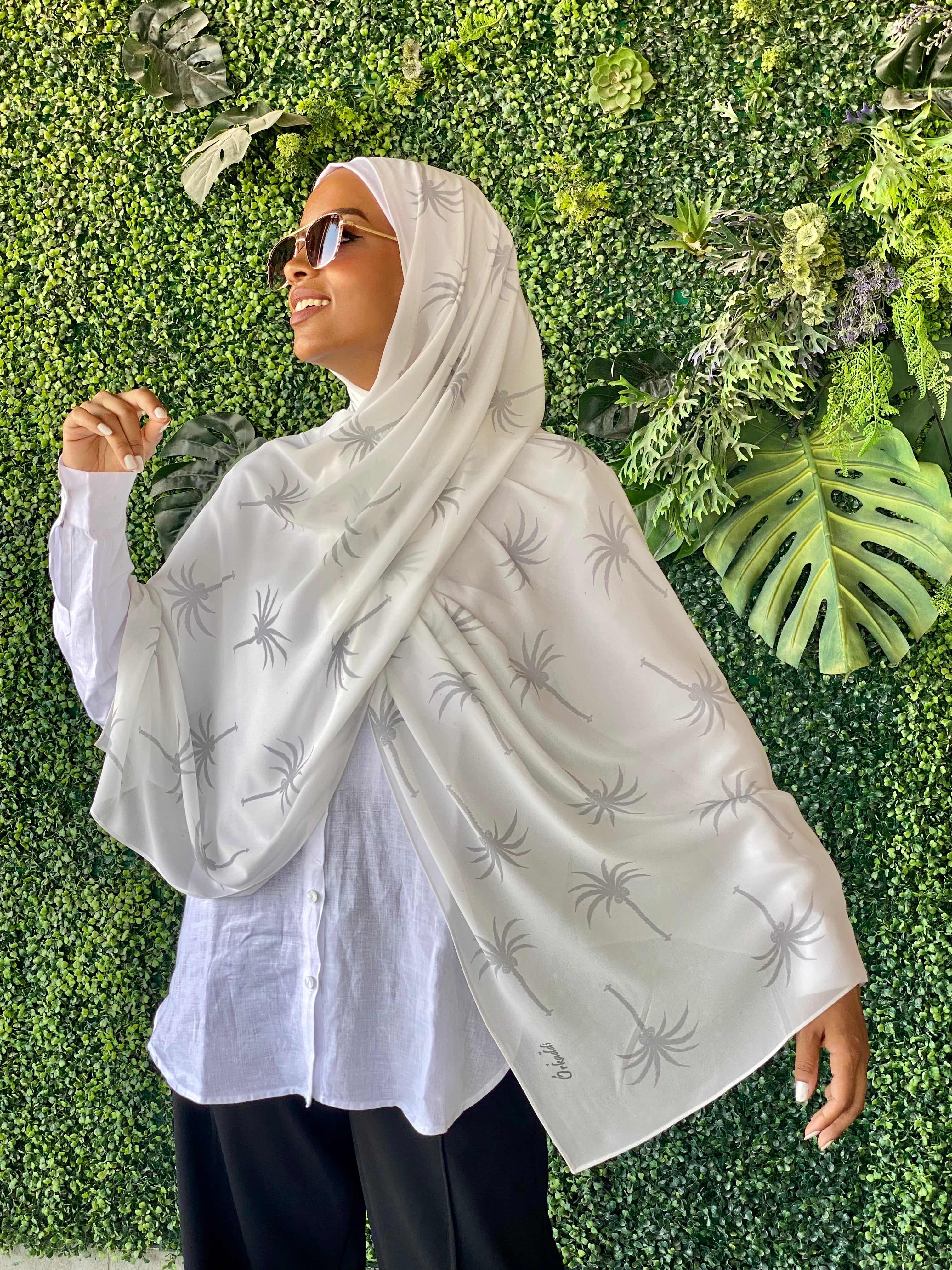 Nakheel pattern in white