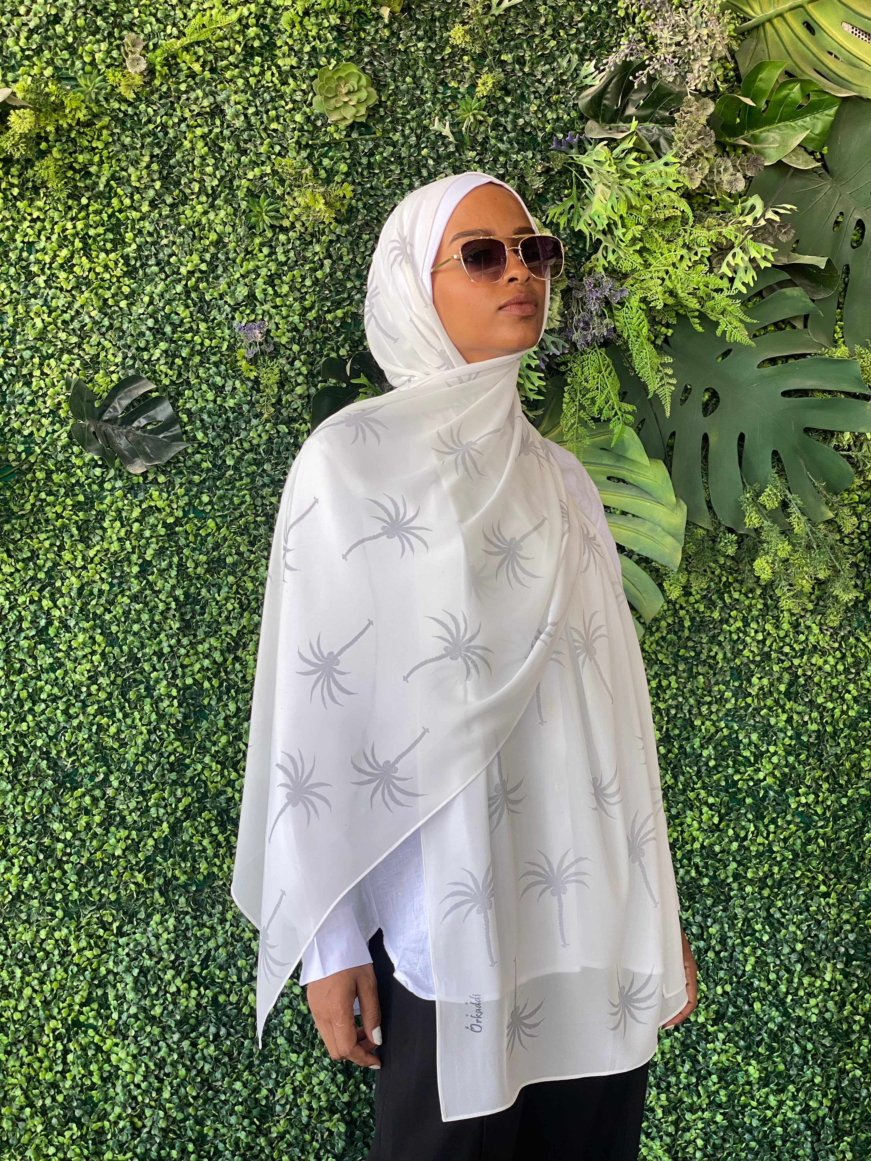 Nakheel pattern in white