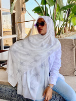 Load image into Gallery viewer, Nakheel pattern in white
