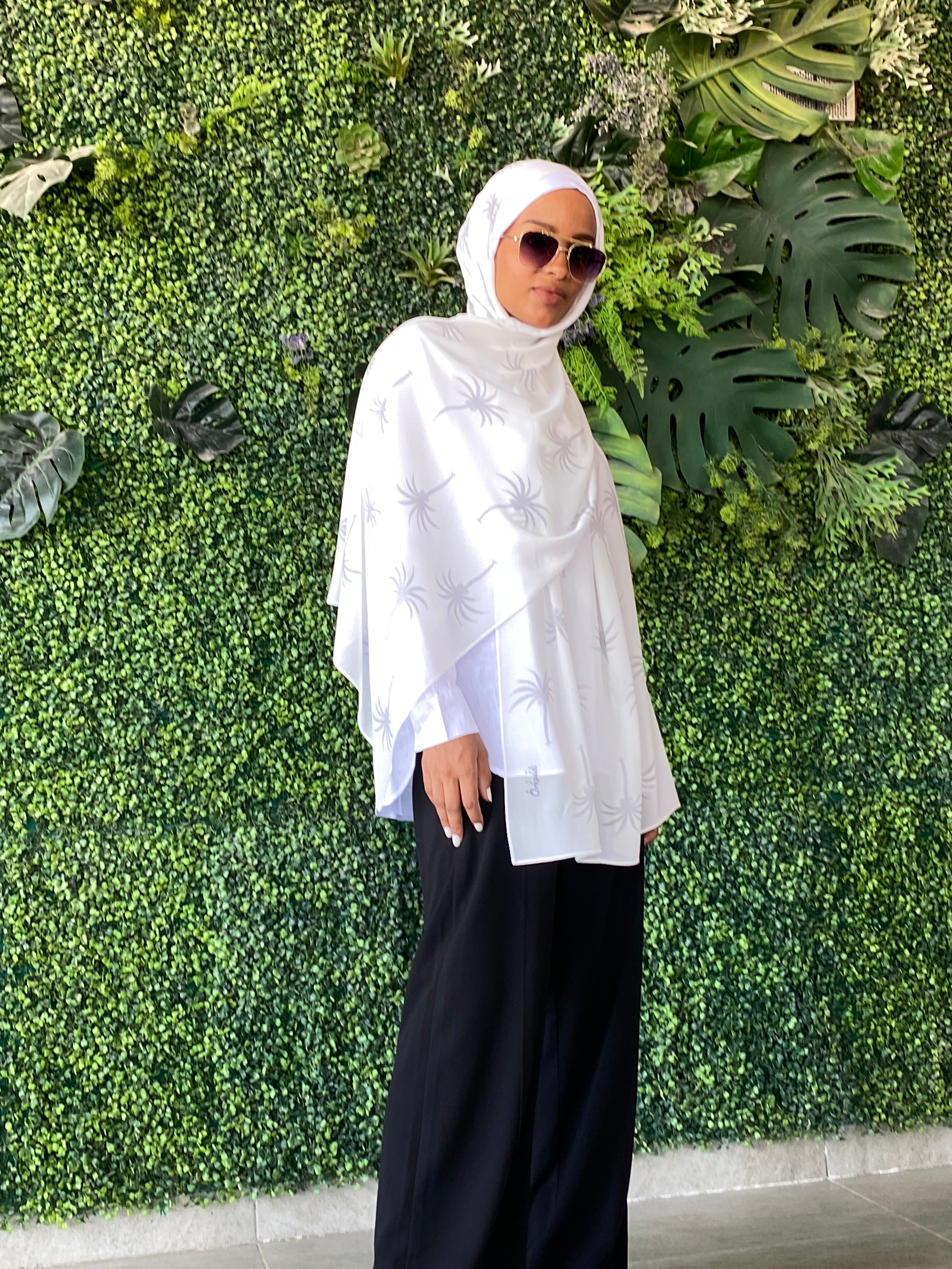Nakheel pattern in white