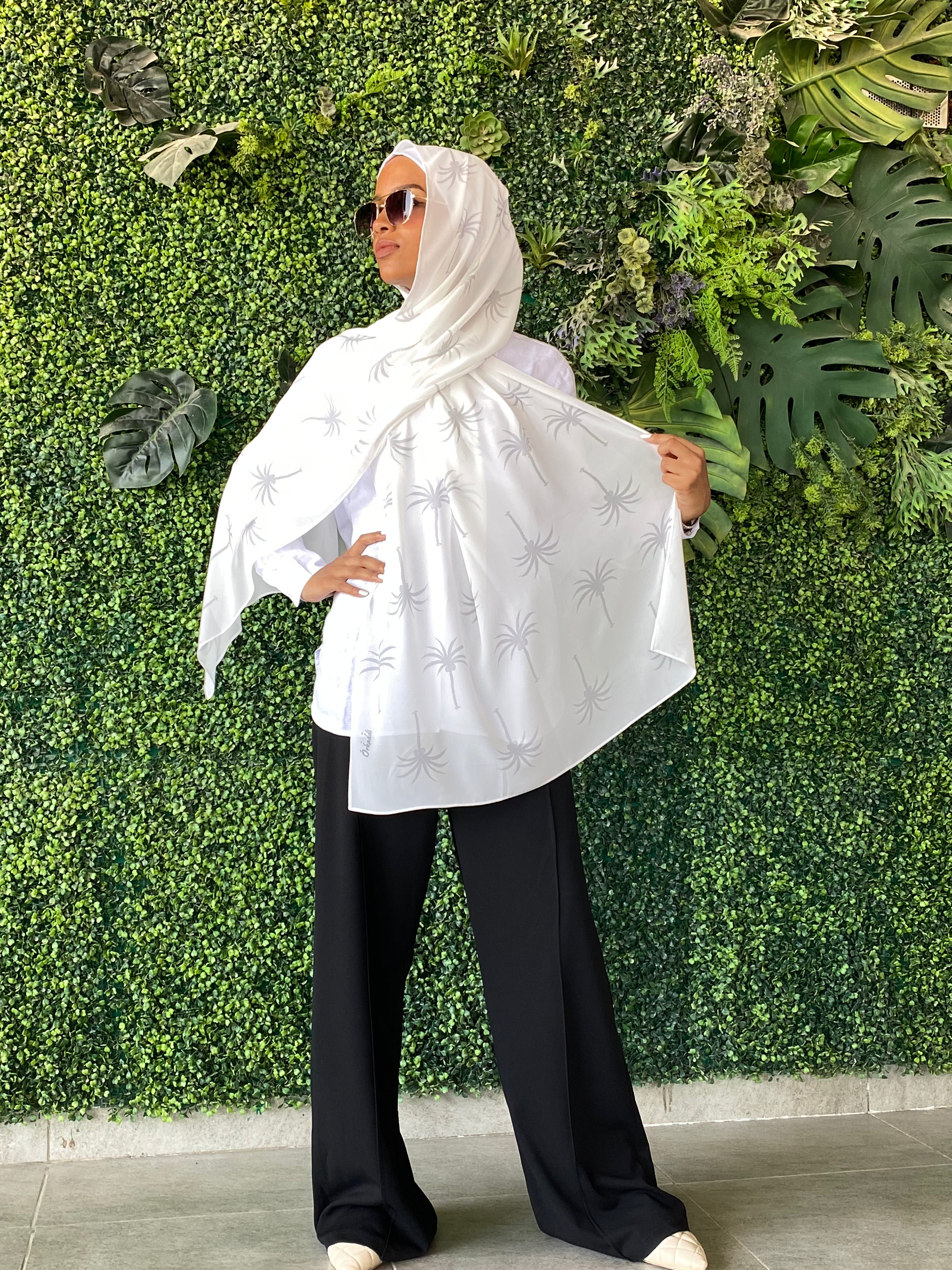 Nakheel pattern in white