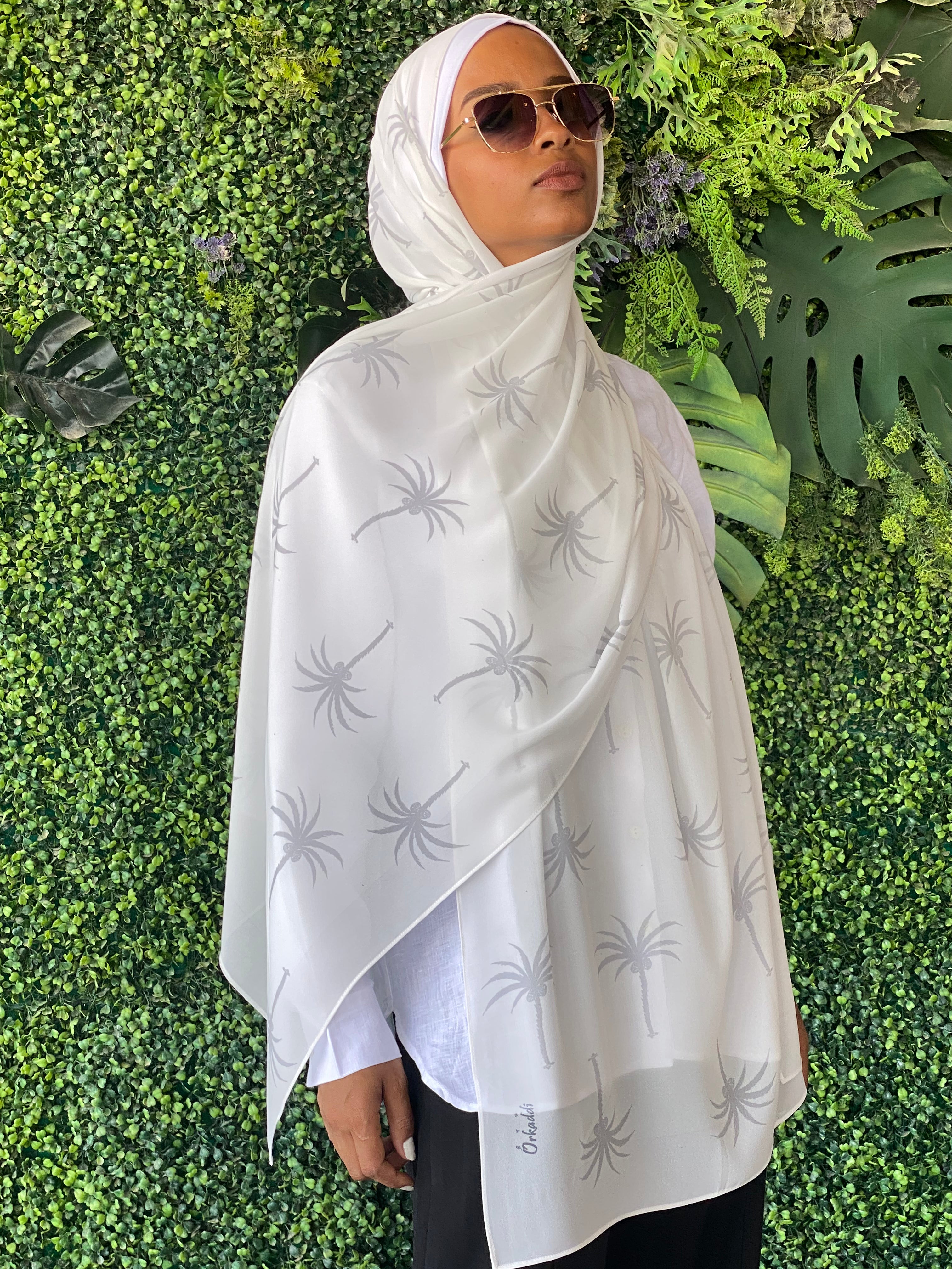 Nakheel pattern in white
